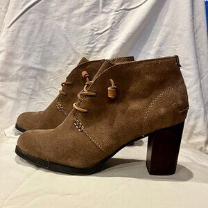 Sperry  Dasher Gale heeled ankle boots tan suede size 9M preppy academic 70slook